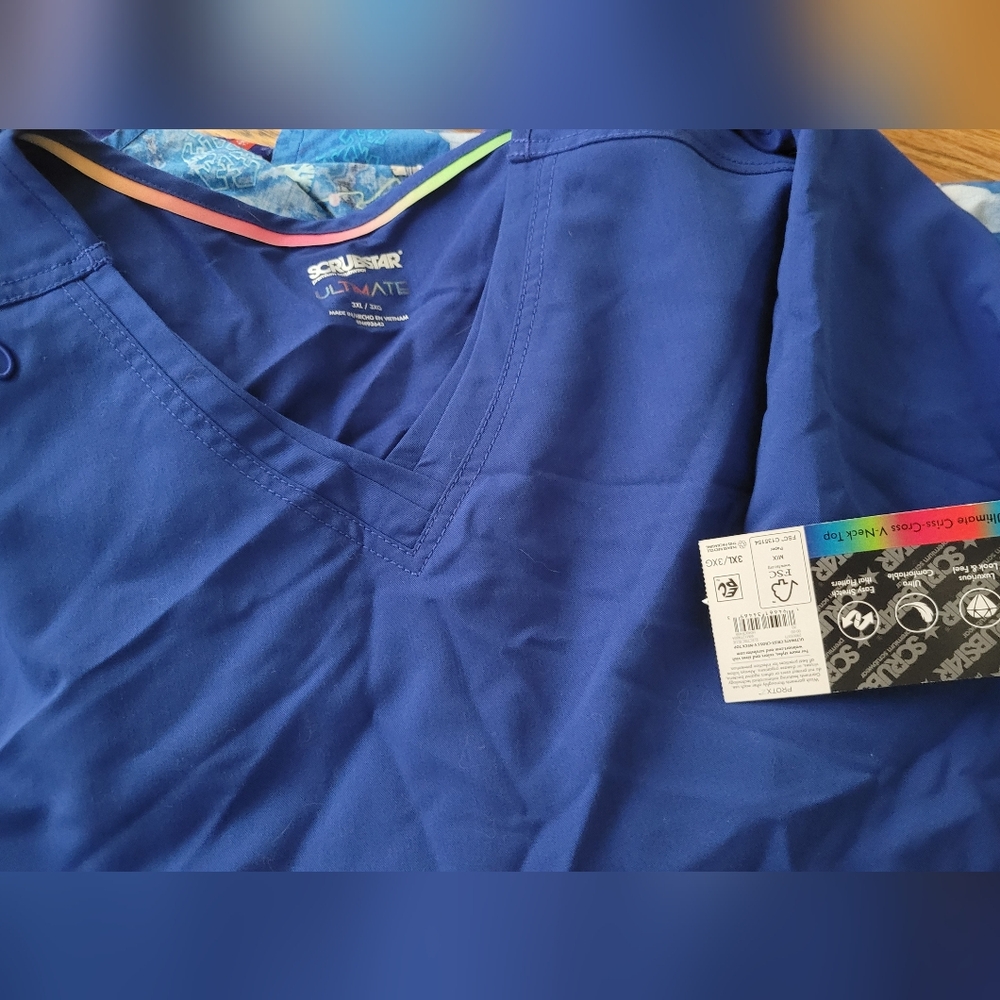 EUC 8 Womens Scrub Top Lot - Picture 2 of 3